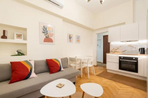 Modern Apt Next to Metro Panepistimio